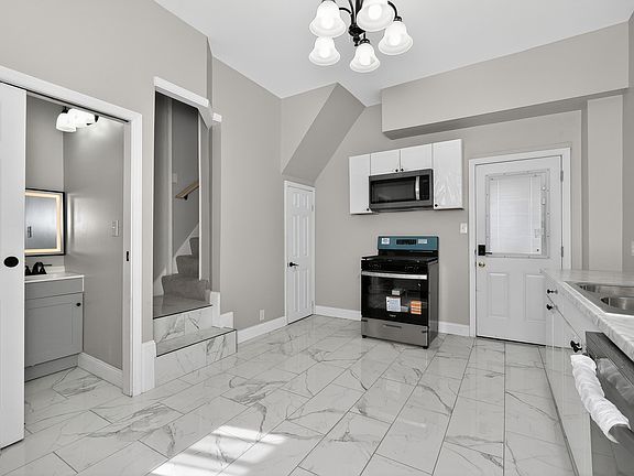 4th image of 1034 Patterson St