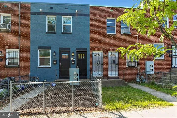 1268 16th St NE photo 1