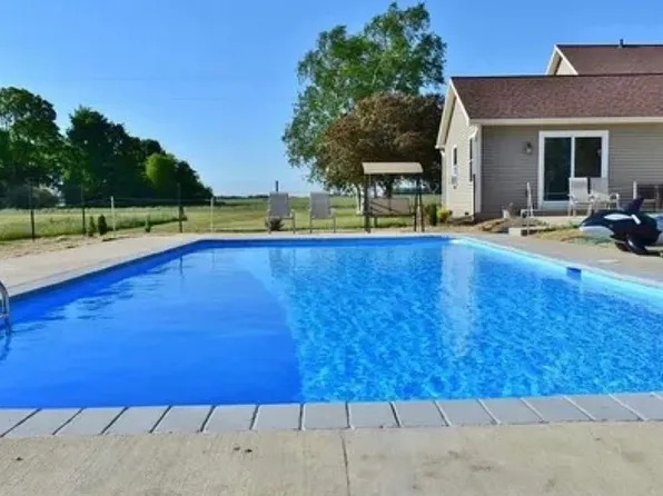 8527 W 4th Rd, Mesick, MI 49668