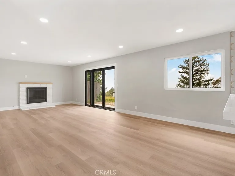 3019 Cresta Way — Photo 4