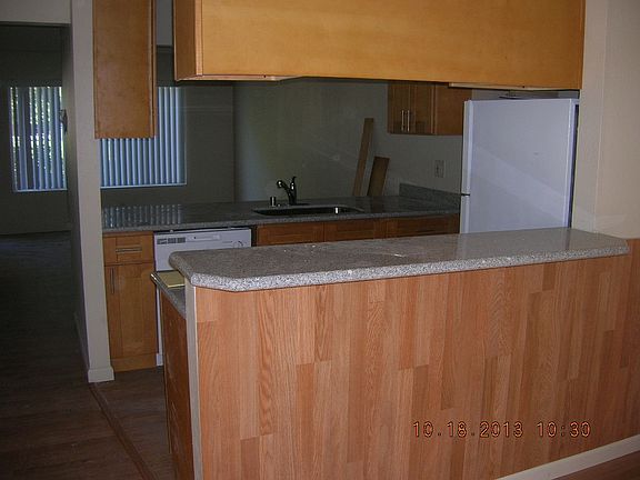 3rd image of 520 Edgewood Dr APT 8