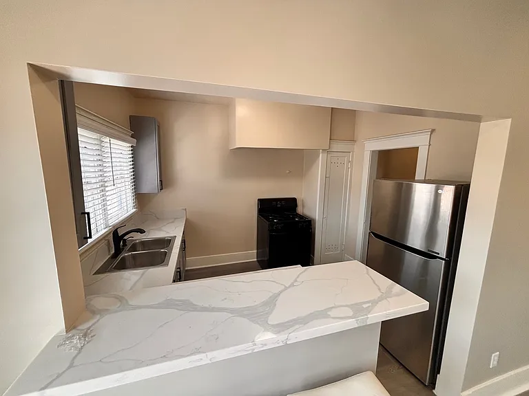 3429 N Mission Rd — Photo 3