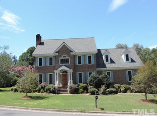 200 Parkknoll Ln, Cary, NC 27519