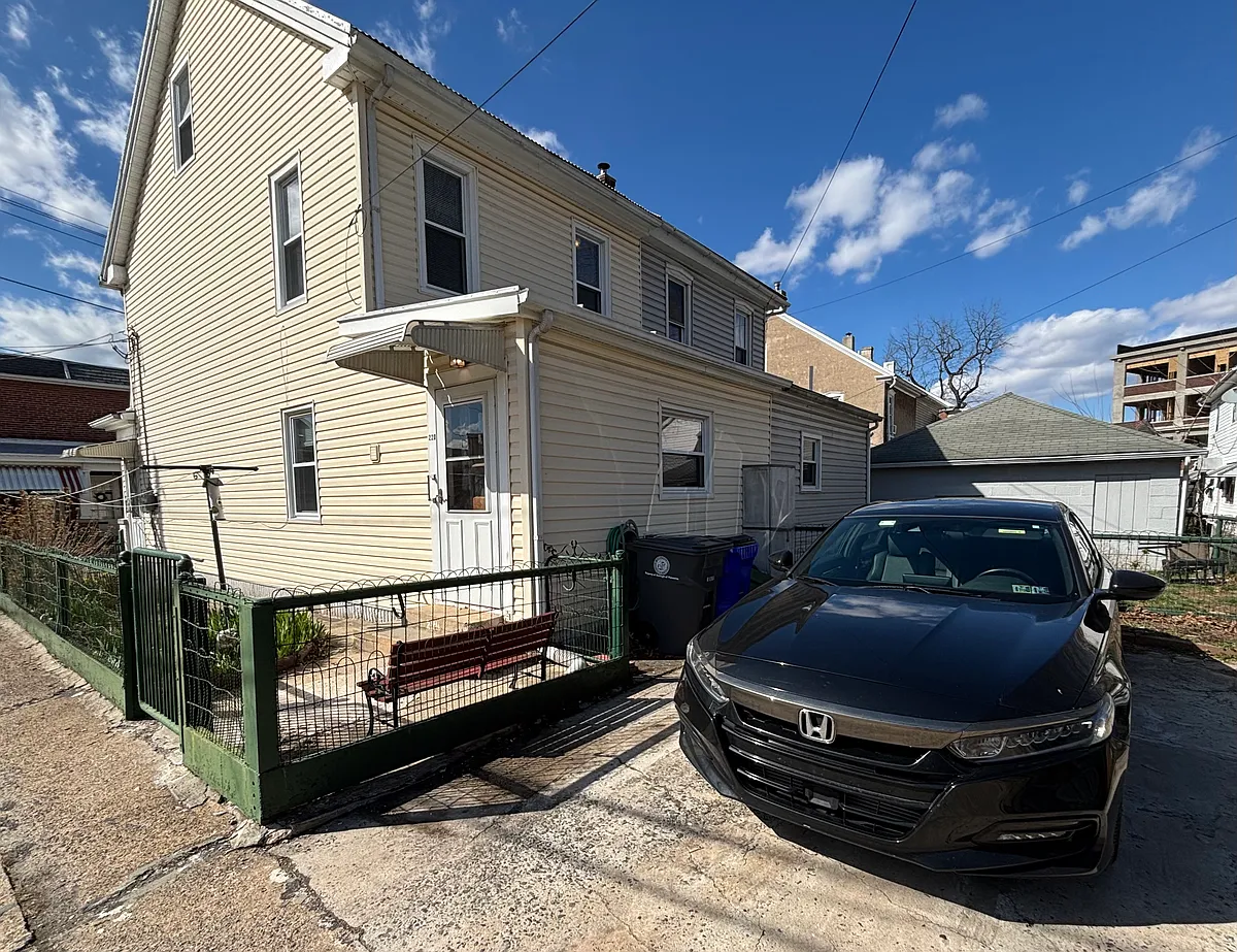 Off-Street Parking Space - 220 Penn St