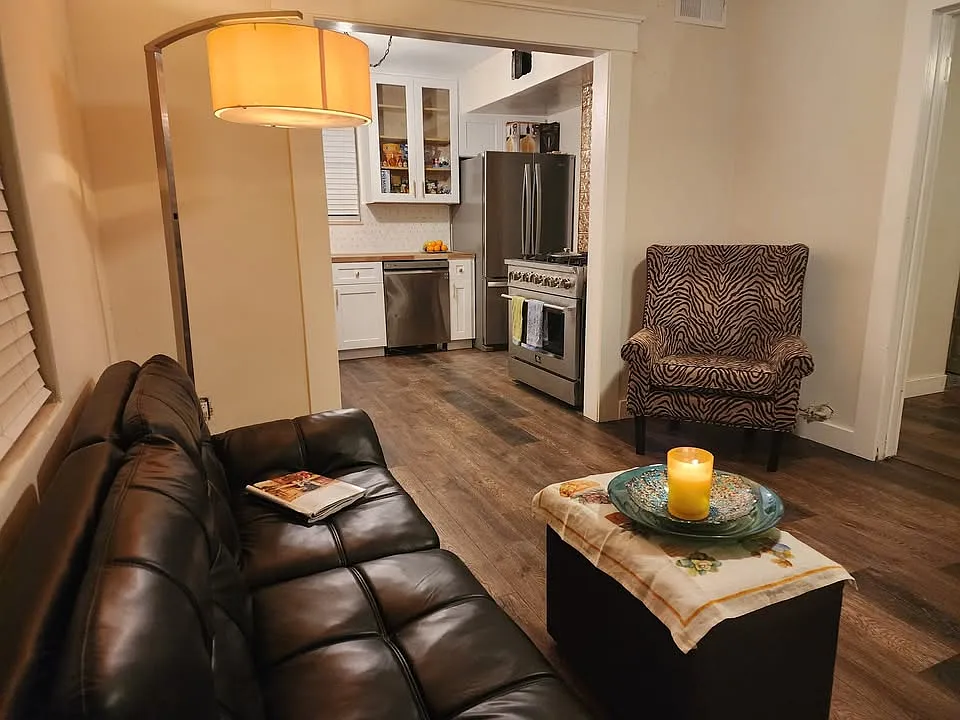 1 bed, 500 sqft, $1,699 — Photo 3
