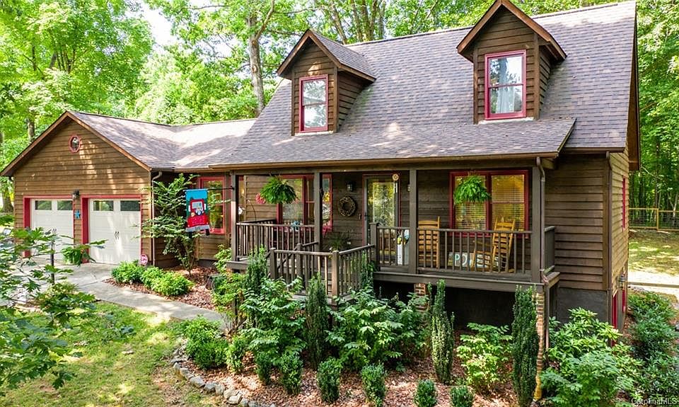 1st image of 103 Horse Shoe Ln