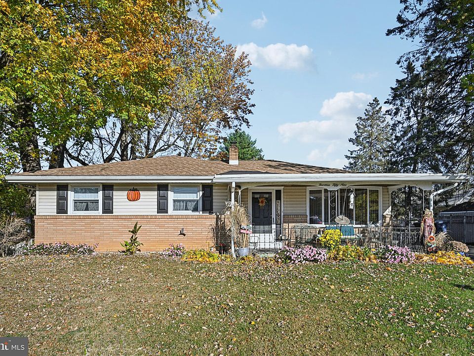 1st image of 1459 Leicester Pl
