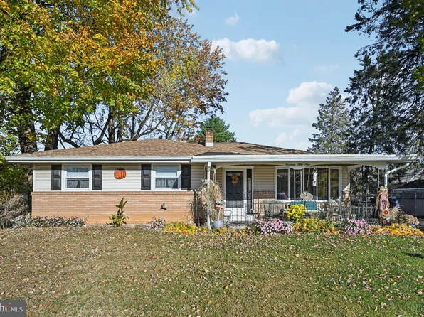 1459 Leicester Pl, Allentown, PA 18104