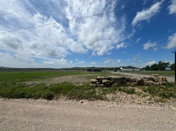 16981 W 828th Rd, Tahlequah, OK 74464