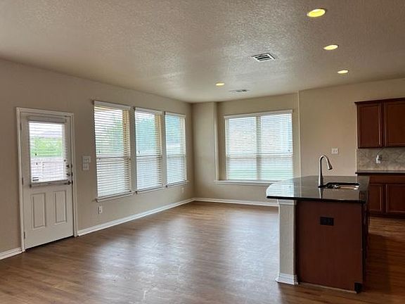 3rd image of 5935 Akin Pl
