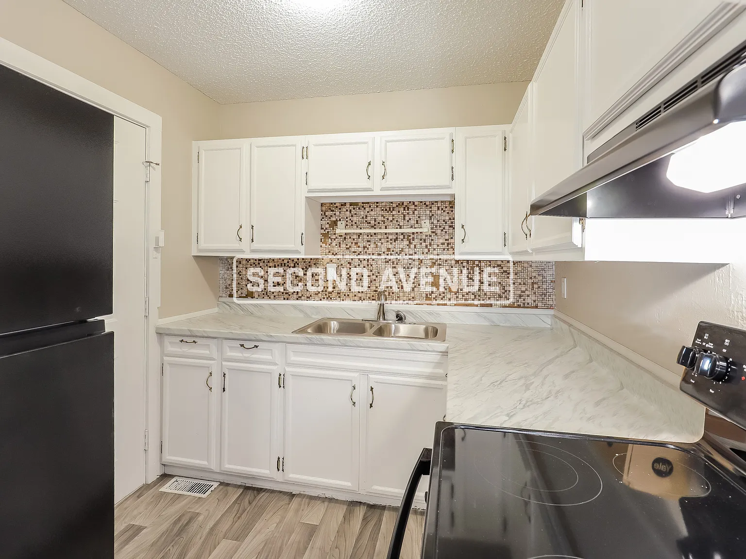 3 bed, 2.0 bath, 1064 sqft, $1,350 — Photo 4