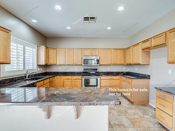 3rd image of 1459 E Carla Vista Dr