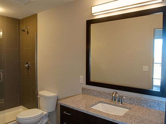 4th image of 721 S Lincoln St APT 3