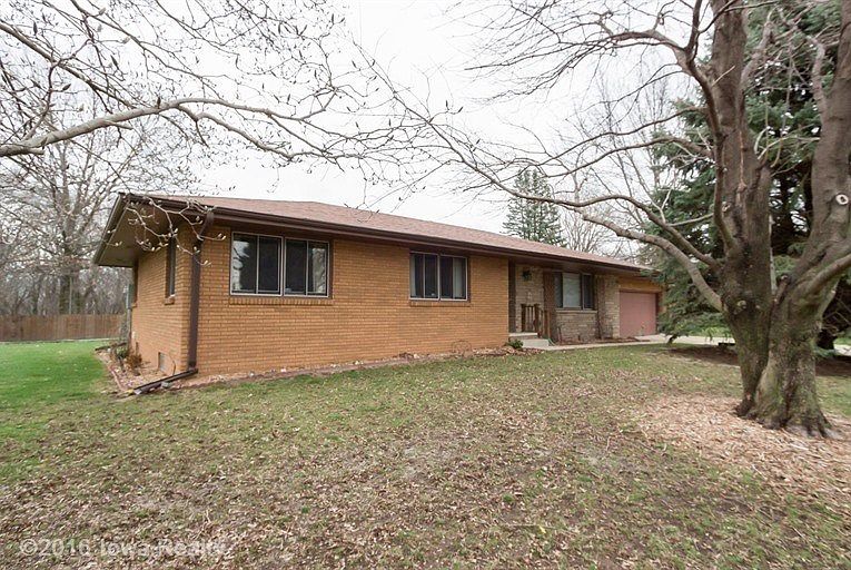 1st image of 705 Crescent Dr