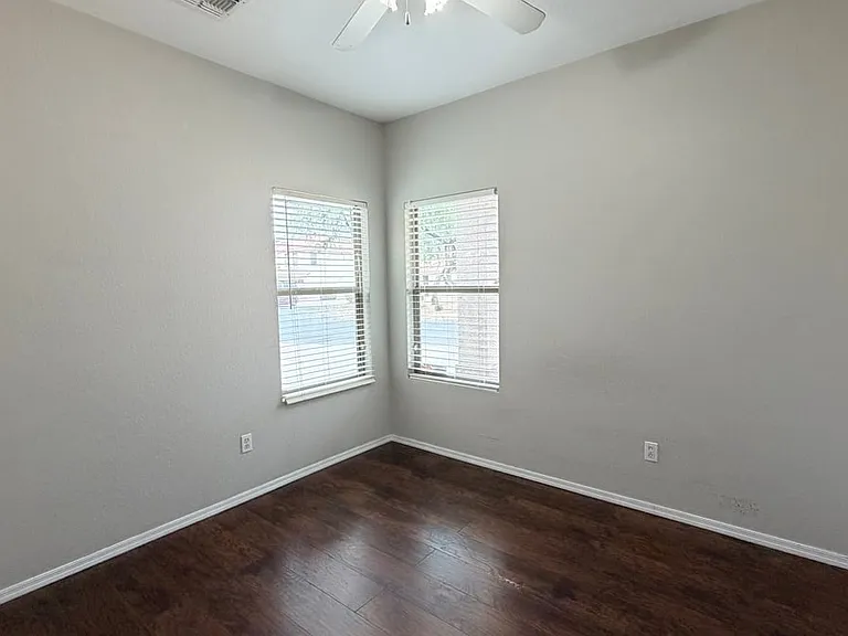 689 E Springfield Pl — Photo 13