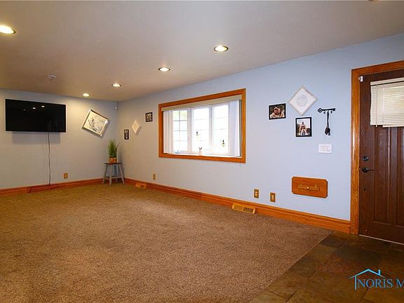 3rd image of 645 Oakwood Ave