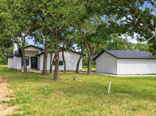 109 Aslan Rd, Poolville, TX 76487