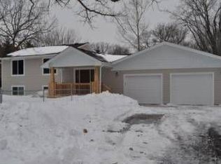 13714 Country Ln, Burnsville, MN 55337
