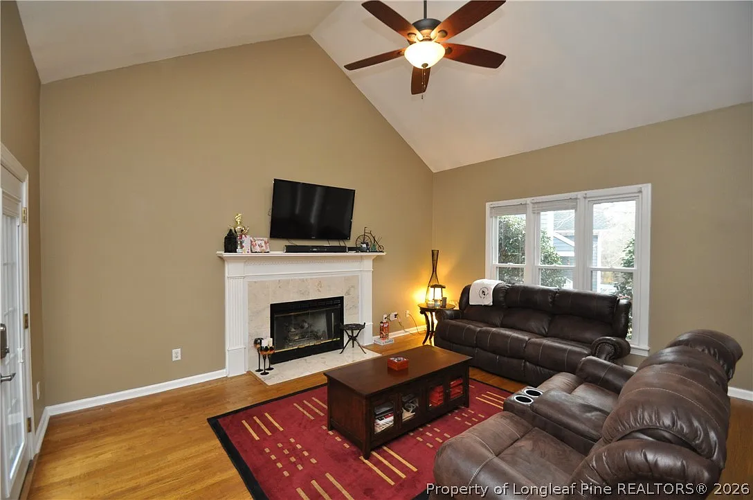 3 bed, 2.5 bath, 1838 sqft, $1,895 — Photo 4