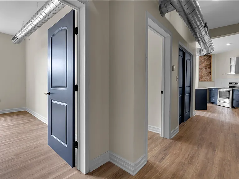 507 Niagara Apartments — Photo 9
