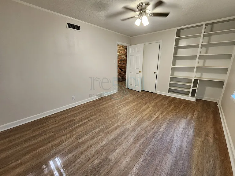 7520 W Markham St — Photo 16