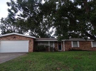 1206 Cedar Dr, Carlsbad, NM 88220