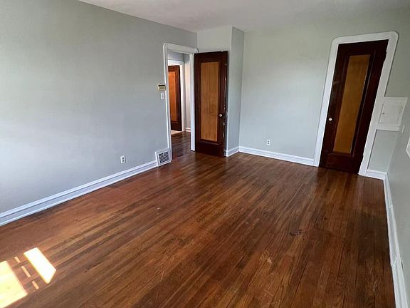 2nd image of 3900 Dawnshire Dr