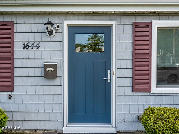 4th image of 1644 Union Avenue