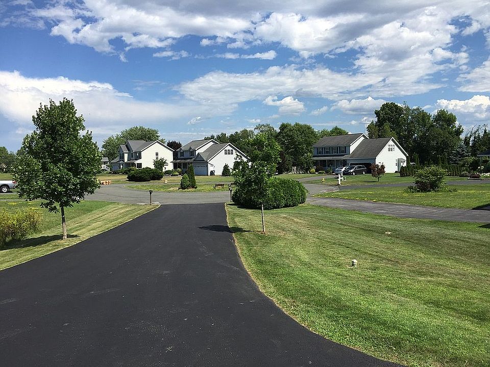 1st image of 9 Sprucewood Ct