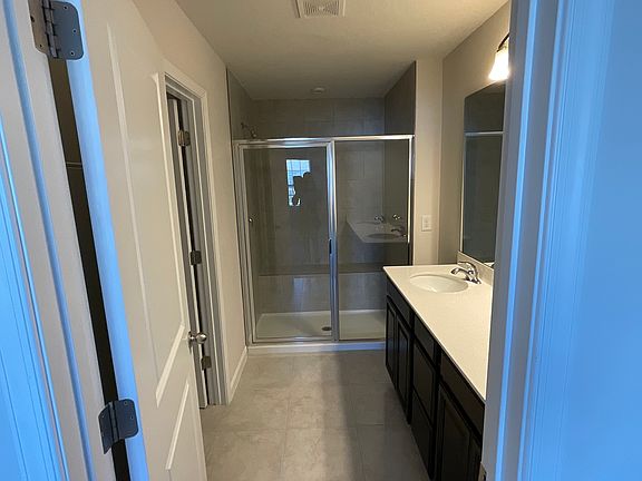 3rd image of 2676 Pleasant Cypress Cir