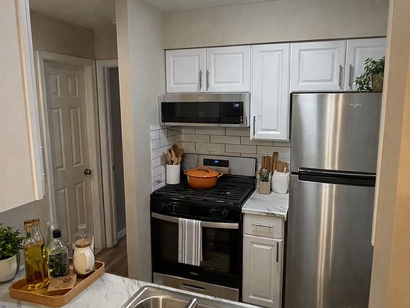 2nd image of 241 Dakota St #5