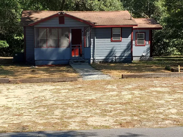 902 Martin Luther King Jr Blvd, Darien, GA 31305