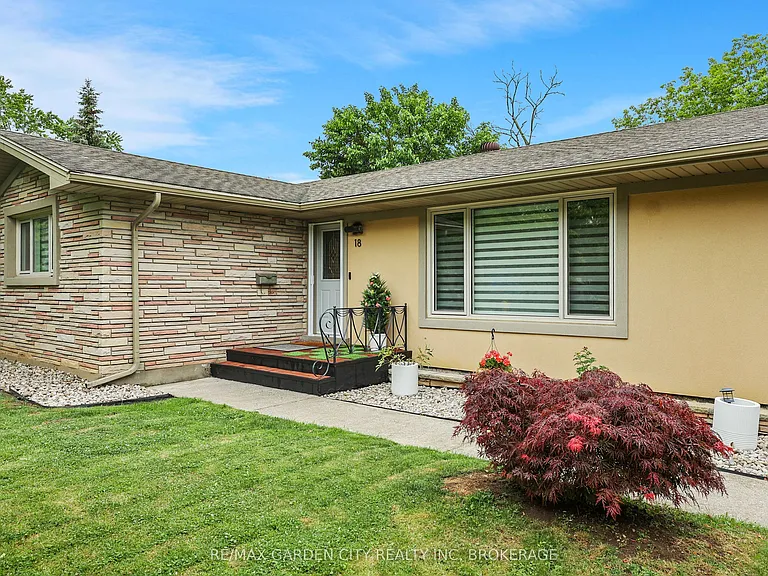 18 Wakil Dr #1 — Photo 2