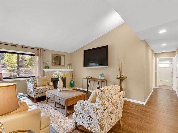 2nd image of 580 Edelweiss Dr