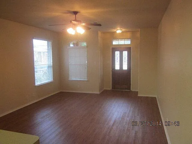 524 Foxford Run Dr in Cibolo, TX 78108 — Photo 4