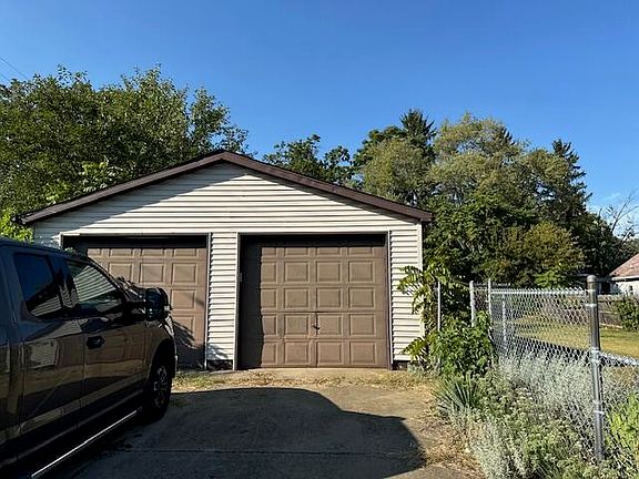 2nd image of 832 E 28th Ave