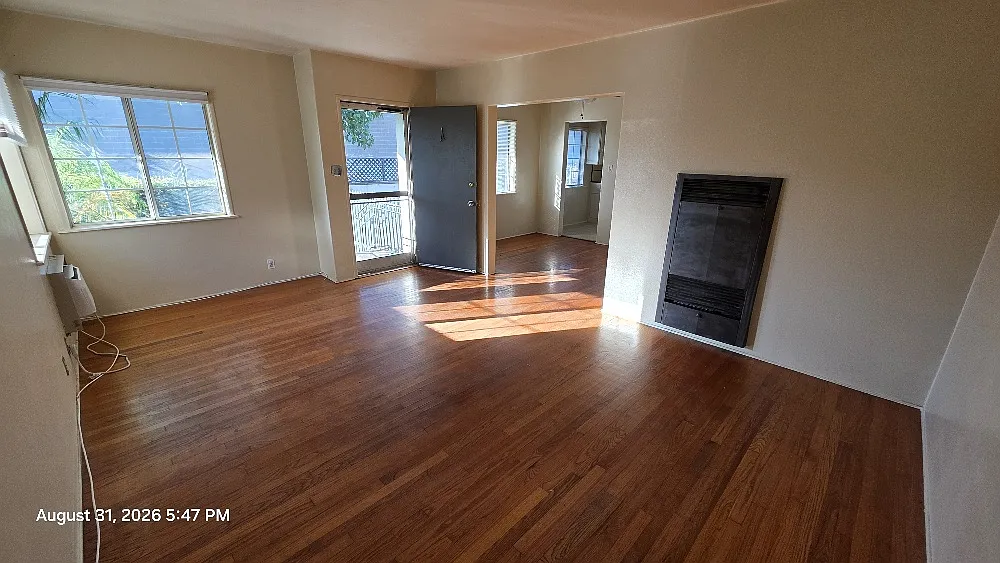 2 bed, 900 sqft, $2,265 — Photo 1