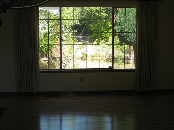 2nd image of 3180 SE Villa Carmel Dr