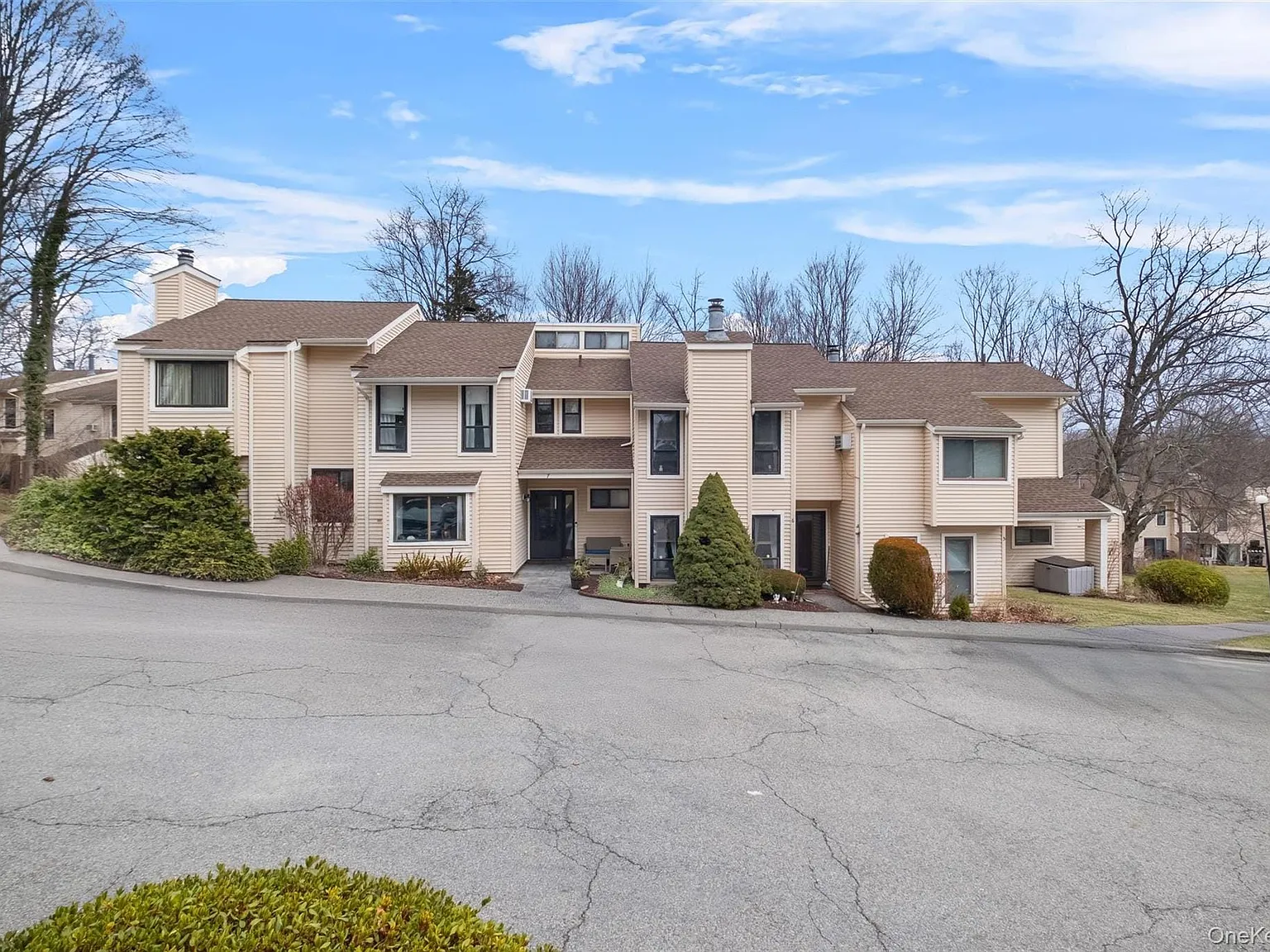 3 bed, 2.5 bath, 1566 sqft, $3,500 — Photo 1