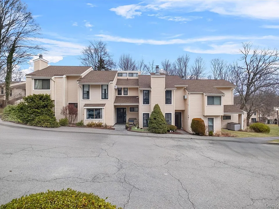 7 Woodland Trl