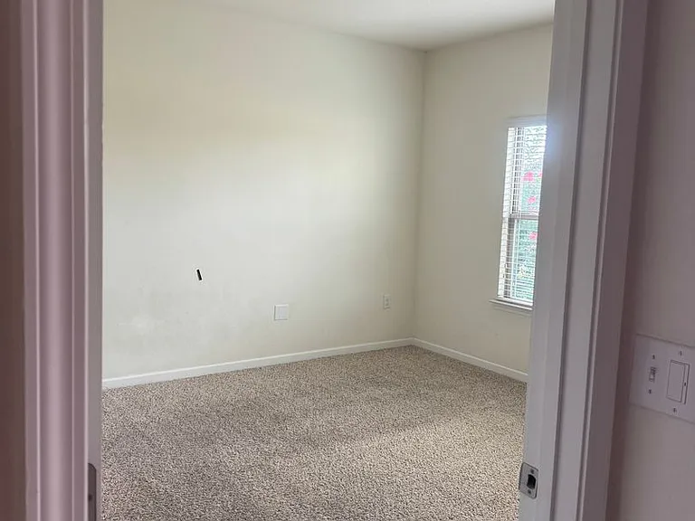 316 Merlin Ct — Photo 6