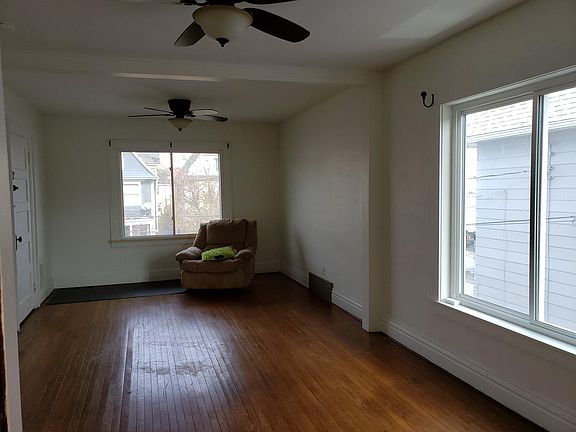 4th image of 415 Marilla St