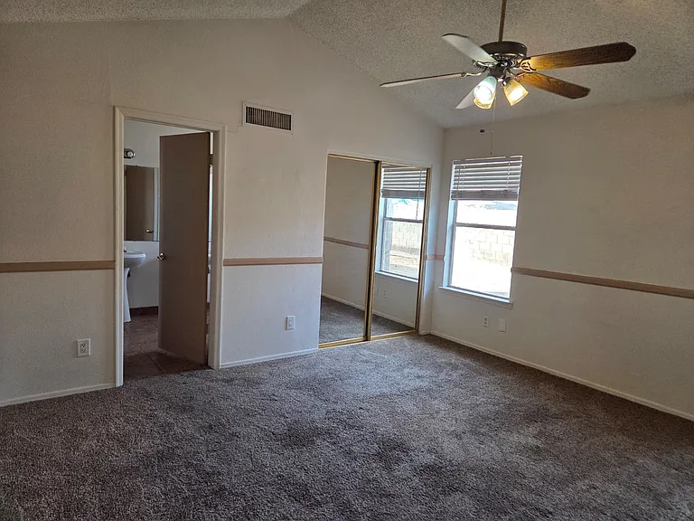 7009 W Brown St — Photo 12