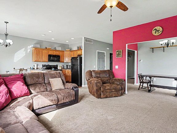 5th image of 17223 Country Ln