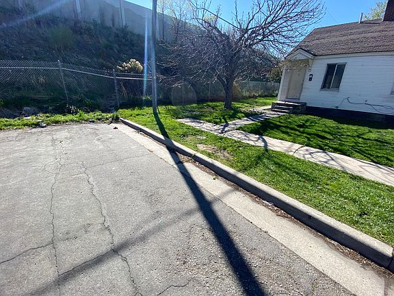 2nd image of 843 W Pacific Ave #A