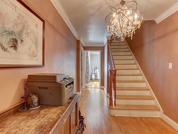 5th image of 49 Meadow St