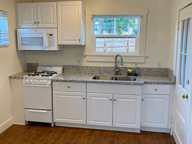 1408 Argonne Ave #1408 — Photo 2