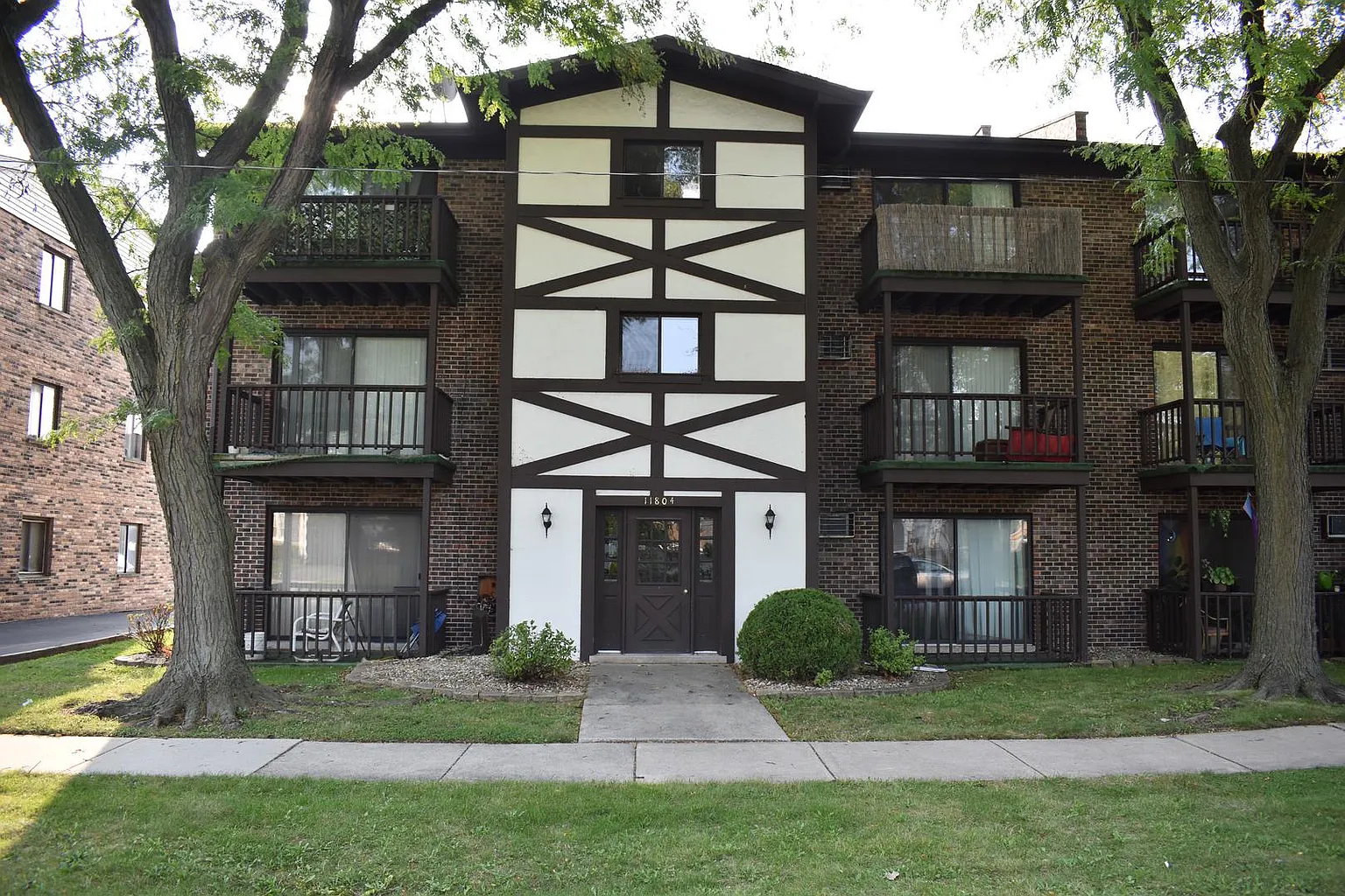 11804 S Komensky Ave APT 102 photo 1