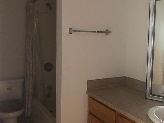 3rd image of 19911 Robinhood Ln