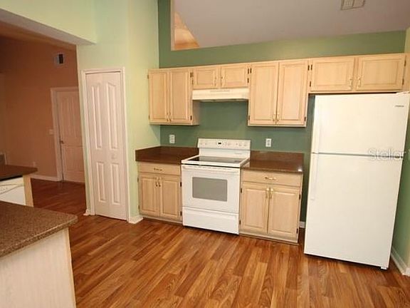 5th image of 1063 W Seagate Dr